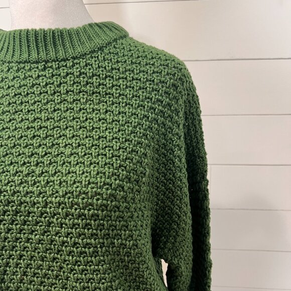 Universal Thread Green Crew Neck Sweater Size L - Picture 2 of 7